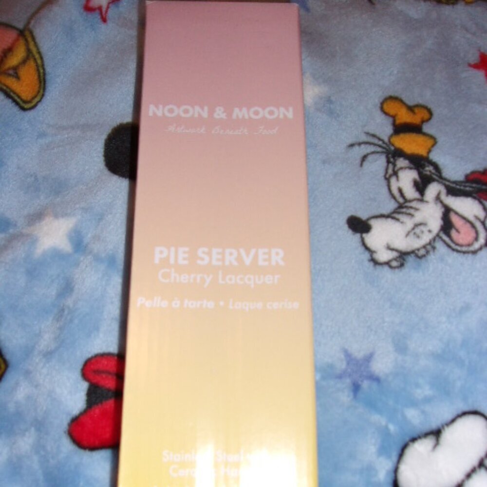 Noon & Moon Pie Server Cherry Lacquer stainless steel with ceramic handle New